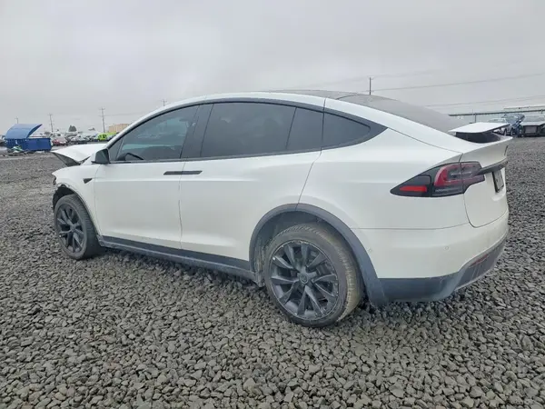 7SAXCBE5XNF335607 2022 TESLA MODEL X - Image 2