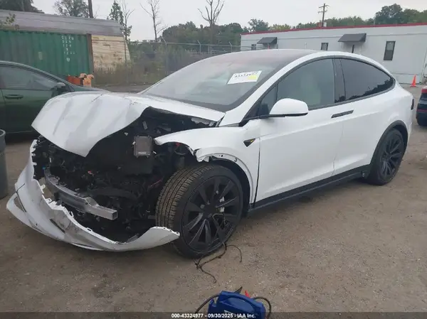 7SAXCBE5XNF336451 2022 TESLA MODEL X - Image 2