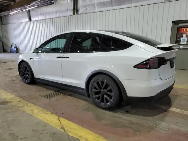 7SAXCBE5XNF354237 2022 TESLA MODEL X - Image 2