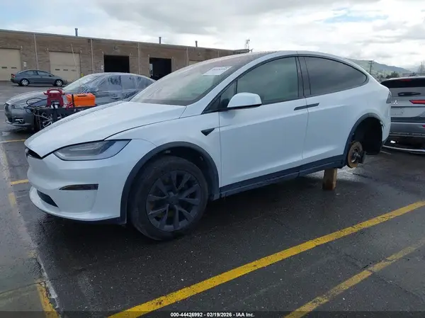 7SAXCBE5XNF363455 2022 TESLA MODEL X - Image 2