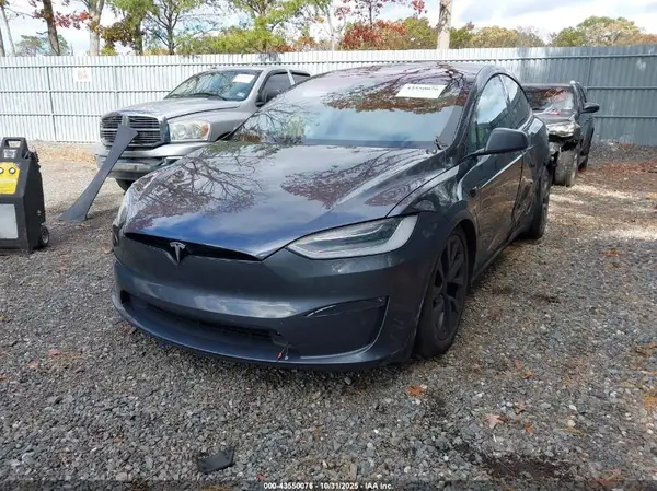 7SAXCBE5XPF368576 2023 TESLA MODEL X - Image 2