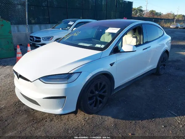 7SAXCBE5XPF375575 2023 TESLA MODEL X - Image 2