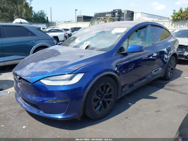 7SAXCBE5XPF397205 2023 TESLA MODEL X - Image 2