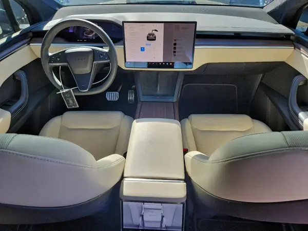 7SAXCBE5XPF399858 2023 TESLA MODEL X - Image 8