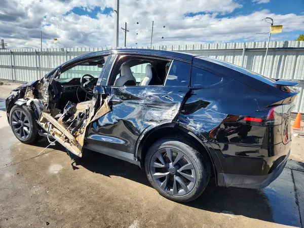 7SAXCBE5XPF409238 2023 TESLA MODEL X - Image 2