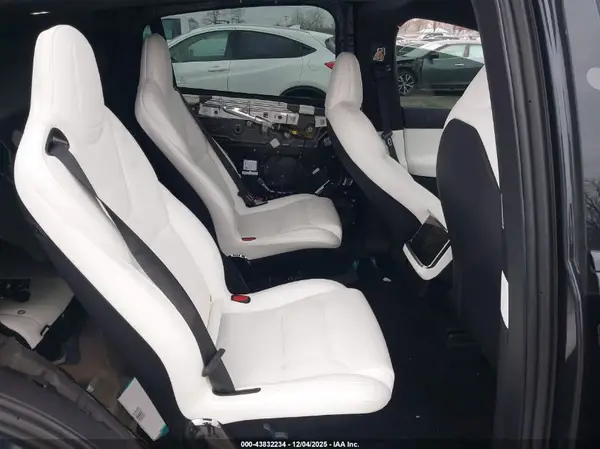 7SAXCBE5XRF457745 2024 TESLA MODEL X - Image 8