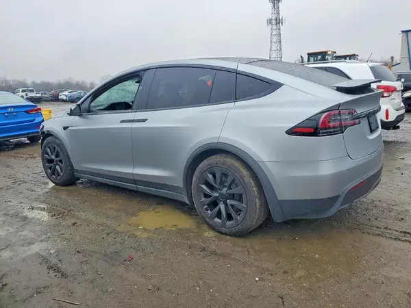 7SAXCBE5XRF458569 2024 TESLA MODEL X - Image 2