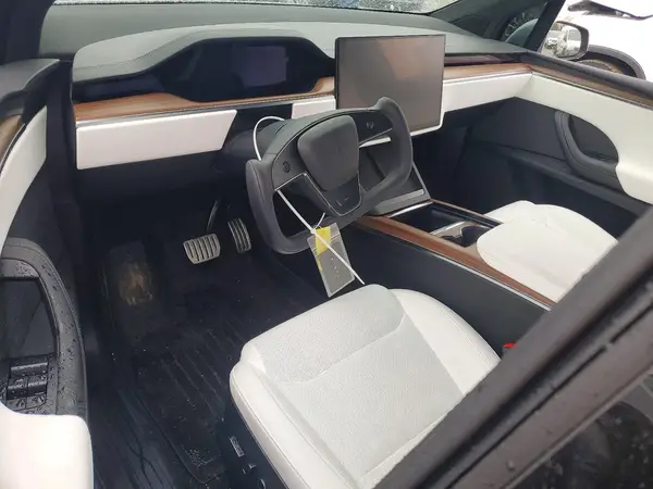 7SAXCBE5XRF458569 2024 TESLA MODEL X - Image 8