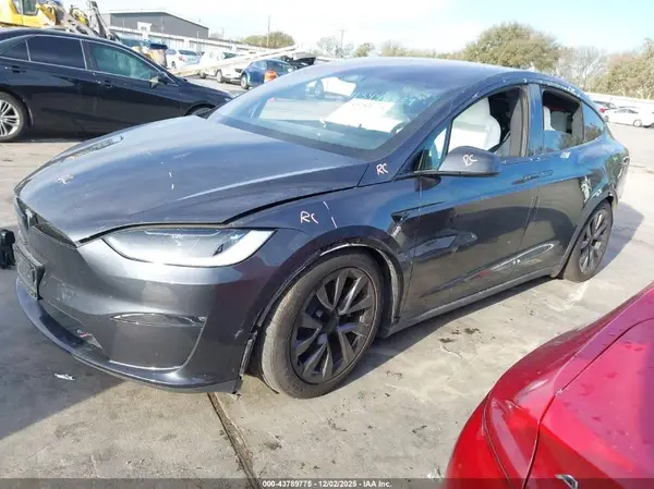 7SAXCBE5XSF462160 2025 TESLA MODEL X - Image 2