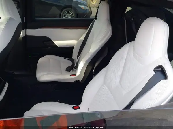 7SAXCBE5XSF462160 2025 TESLA MODEL X - Image 8