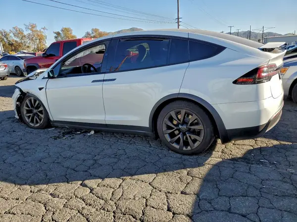 7SAXCBE5XSF462174 2025 TESLA MODEL X - Image 2