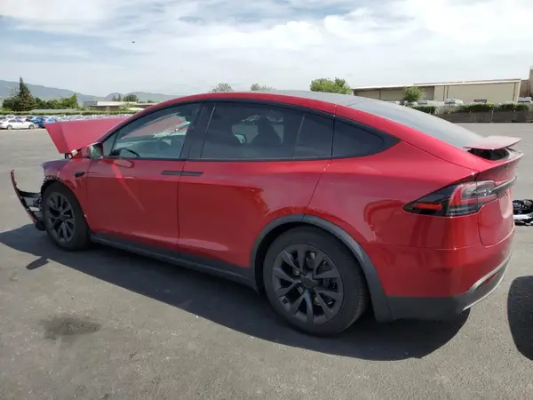 7SAXCBE5XSF462305 2025 TESLA MODEL X - Image 2