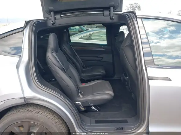 7SAXCBE5XSF469741 2025 TESLA MODEL X - Image 8