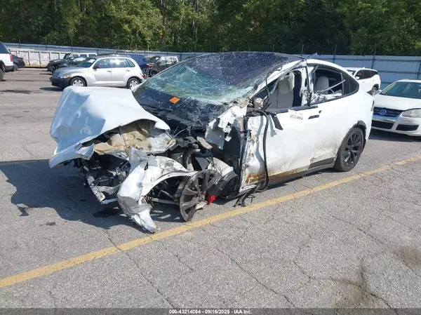7SAXCBE60PF428146 2023 TESLA MODEL X - Image 2