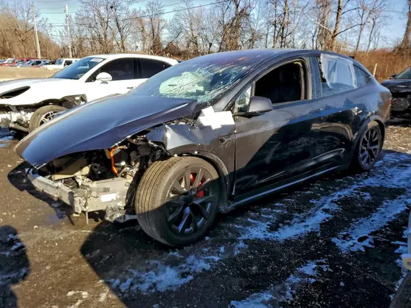 7SAXCBE60RF438677 2024 TESLA MODEL X - Image 1