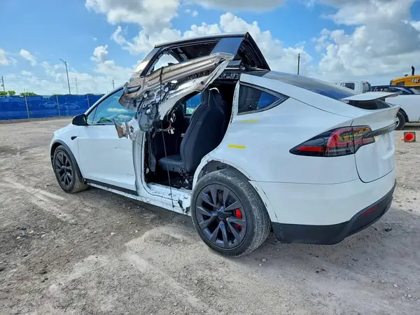 7SAXCBE60RF439361 2024 TESLA MODEL X - Image 2