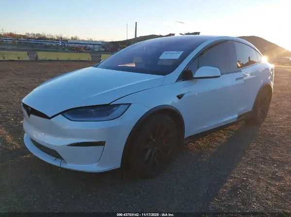 7SAXCBE60RF440557 2024 TESLA MODEL X - Image 2