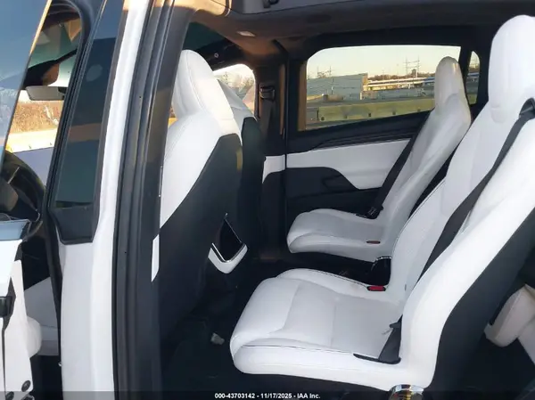 7SAXCBE60RF440557 2024 TESLA MODEL X - Image 8