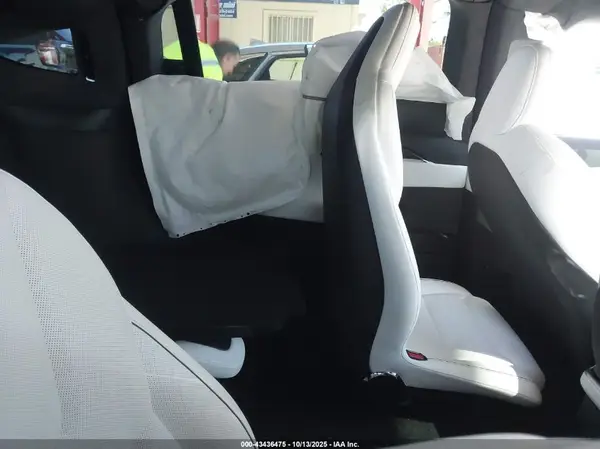 7SAXCBE60SF462340 2025 TESLA MODEL X - Image 8