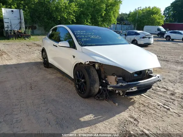 7SAXCBE61NF339117 2022 TESLA MODEL X - Image 1