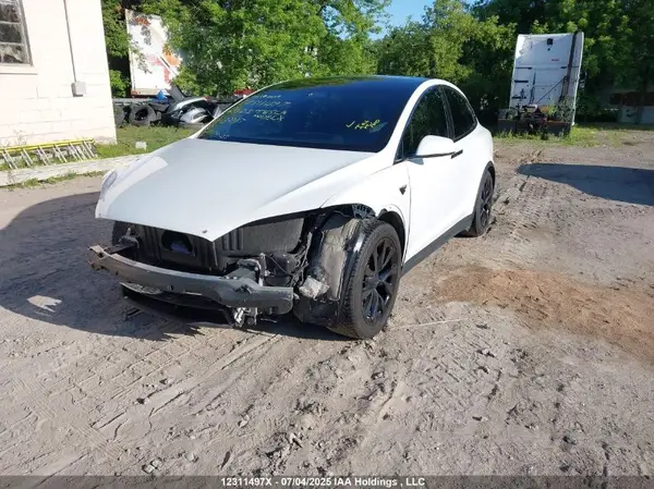 7SAXCBE61NF339117 2022 TESLA MODEL X - Image 2
