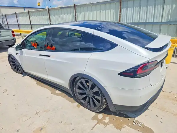 7SAXCBE61NF357746 2022 TESLA MODEL X - Image 2