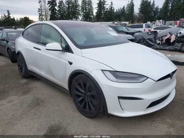 7SAXCBE62NF336596 2022 TESLA MODEL X - Image 1