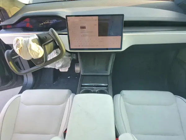 7SAXCBE62RF440396 2024 TESLA MODEL X - Image 8