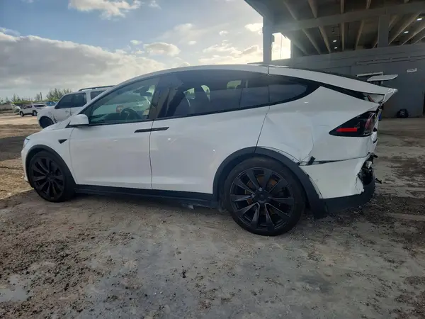 7SAXCBE63NF343590 2022 TESLA MODEL X - Image 2