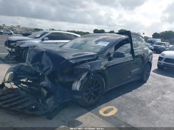7SAXCBE63NF345422 2022 TESLA MODEL X - Image 2