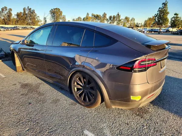 7SAXCBE63NF353584 2022 TESLA MODEL X - Image 2