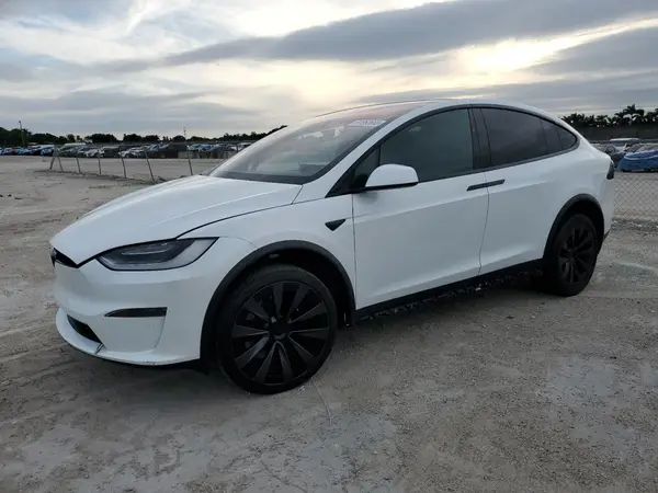 7SAXCBE63NF357327 2022 TESLA MODEL X - Image 1