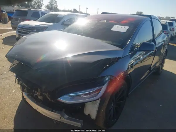 7SAXCBE63NF359143 2022 TESLA MODEL X - Image 2