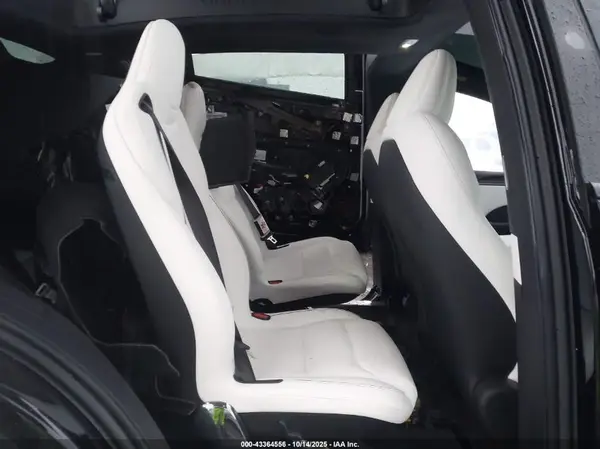 7SAXCBE63RF440021 2024 TESLA MODEL X - Image 8