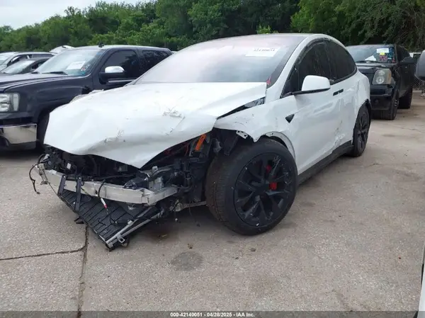 7SAXCBE63RF440245 2024 TESLA MODEL X - Image 2