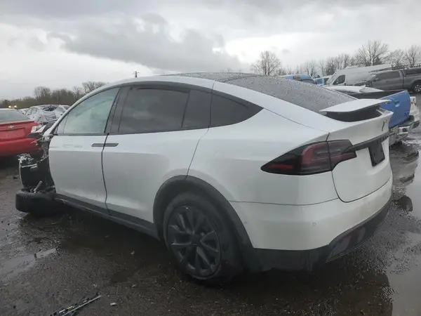 7SAXCBE64NF349365 2022 TESLA MODEL X - Image 2