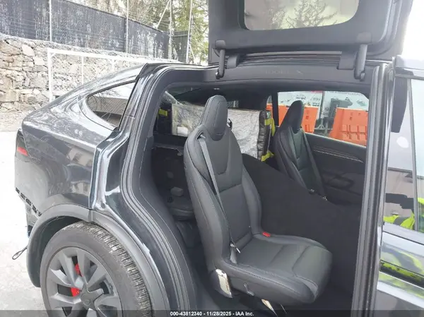 7SAXCBE64SF470022 2025 TESLA MODEL X - Image 8