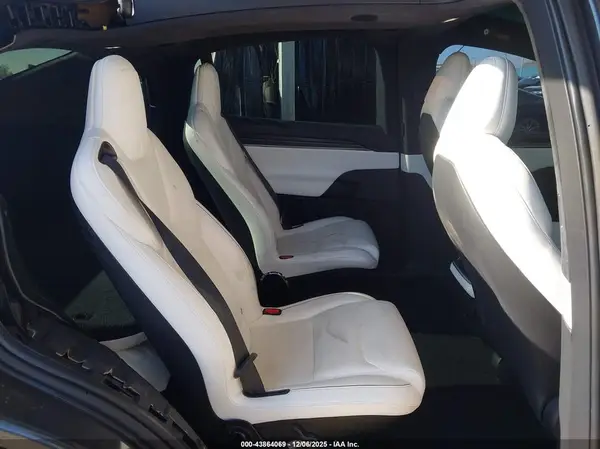 7SAXCBE65NF356647 2022 TESLA MODEL X - Image 8