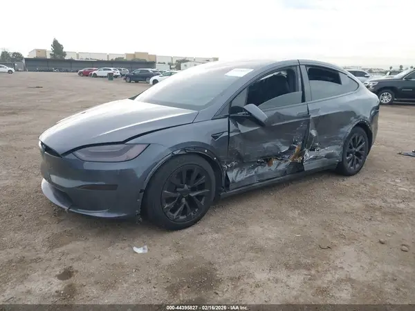 7SAXCBE65NF362710 2022 TESLA MODEL X - Image 2
