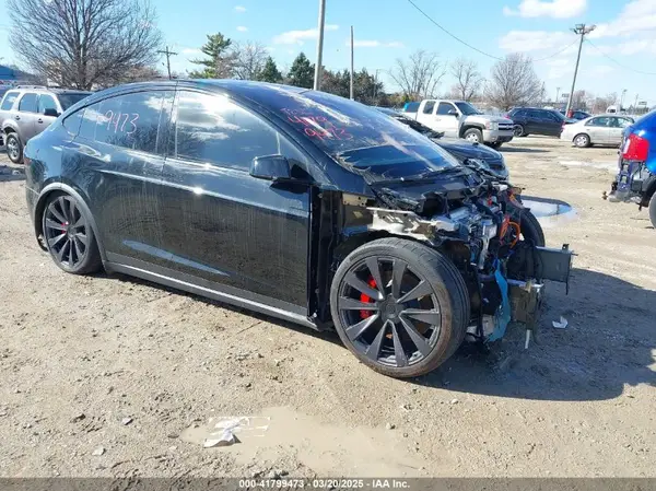 7SAXCBE65RF444149 2024 TESLA MODEL X - Image 1