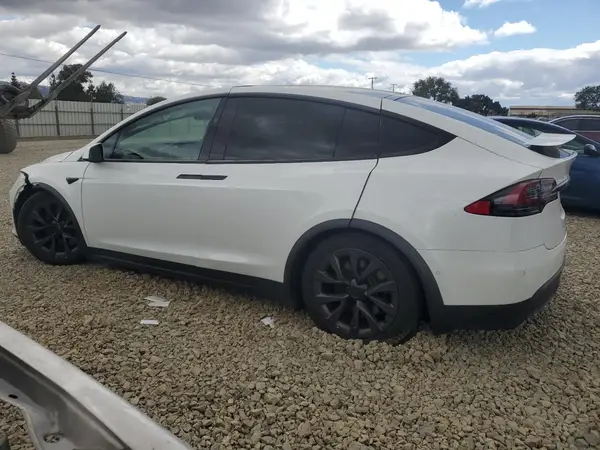 7SAXCBE66NF332504 2022 TESLA MODEL X - Image 2
