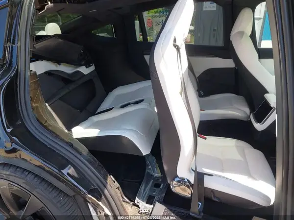 7SAXCBE66NF332809 2022 TESLA MODEL X - Image 8