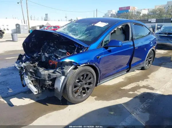 7SAXCBE66NF358312 2022 TESLA MODEL X - Image 2