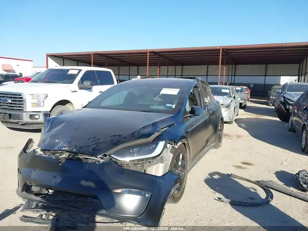 7SAXCBE66PF405910 2023 TESLA MODEL X - Image 2
