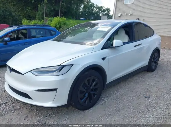7SAXCBE67NF340661 2022 TESLA MODEL X - Image 2
