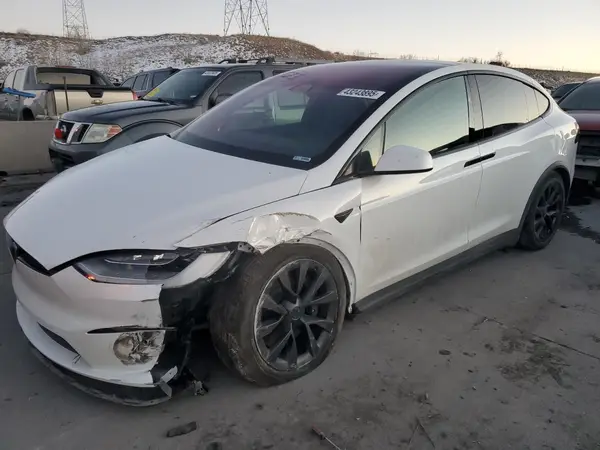7SAXCBE67NF356567 2022 TESLA MODEL X - Image 1