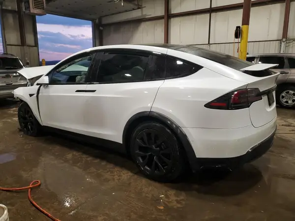 7SAXCBE67NF359338 2022 TESLA MODEL X - Image 2