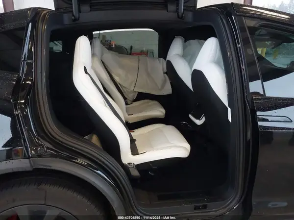 7SAXCBE67RF457369 2024 TESLA MODEL X - Image 8
