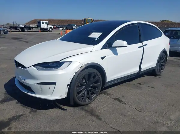 7SAXCBE68NF329619 2022 TESLA MODEL X - Image 2
