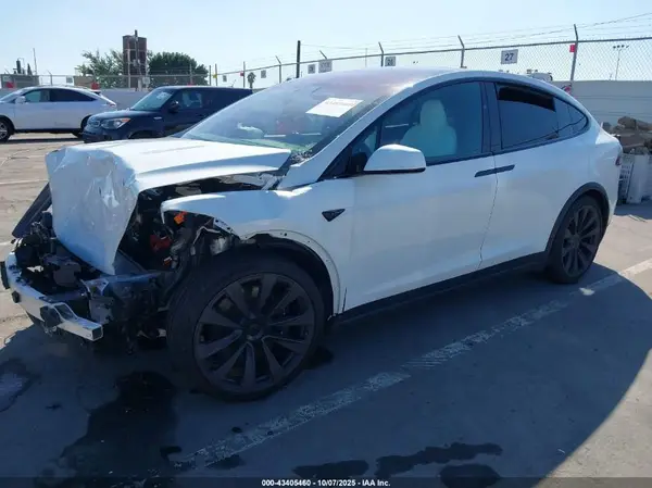 7SAXCBE68NF332875 2022 TESLA MODEL X - Image 2